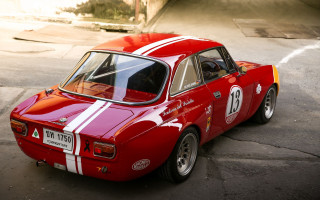 Red car white stripe street - body free wallpaper