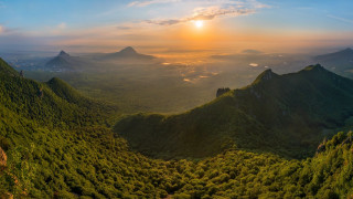 Mountain range sunset clouds 4k - andrey esionov free wallpaper