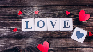 Wooden table love hearts jigsaw - free love wallpaper