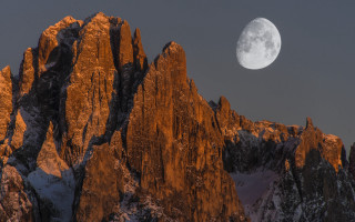 Full moon mountain desert night 2 - caspar wolf free wallpaper