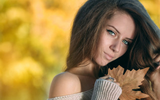 Woman leaf smile yellow background - a leaf free wallpaper for desktop