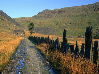 Dirt road fence house mountains - the background and grass free wallpaper