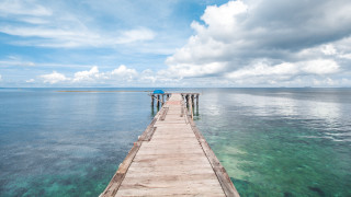 Pier ocean sky clouds figure - ding guanpeng free wallpaper