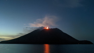 Mountain bright light night clouds - cloud and water free wallpaper