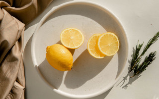 White plate lemons rosemary minimalism - a white plate free wallpaper
