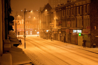 Snowy street buildings streetlight snow - andrew geddes free wallpaper
