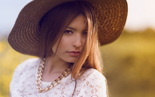 Woman hat white shirt flower - a chain free wallpaper