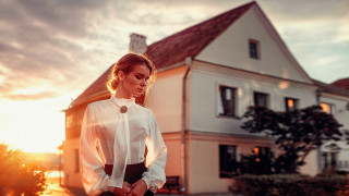 Woman sunset house white blouse - her pocket free wallpaper