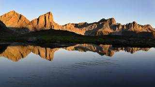 Mountain lake rocks blue sky - a few rock free wallpaper for desktop