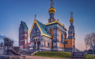 Neo gothic tower clock statue - a tower and a clock free wallpaper