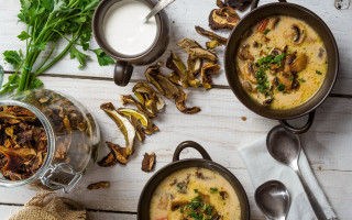 Soup bowls spoons milk clock - spoon free wallpaper