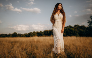 Woman white dress field tallgrass - preraphaelitism free wallpaper
