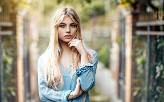 Blonde woman blue shirt jeans 2 - her chin free wallpaper