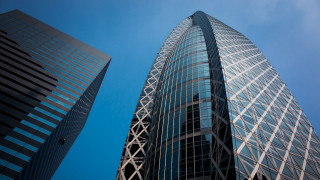 Tall building sky clouds urban 2 - free architecture wallpaper