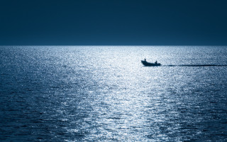 Night water boat shining impressionist - ocean free wallpaper