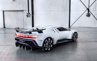 White sports car garage black 4 - a garage free wallpaper