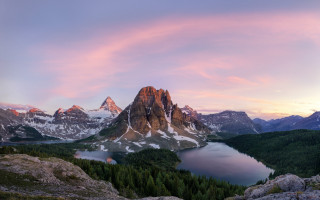 Mountain lake pink sky clouds 4 - a lake in the foreground free wallpaper