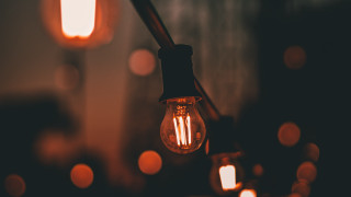 Light bulb ceiling bokeh moon - free light wallpaper