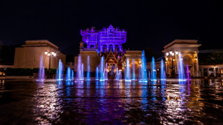 Fountain cityscape night ferriswheel reflection - free city wallpaper