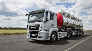 Large truck cloudy sky tanker - a large truck free wallpaper
