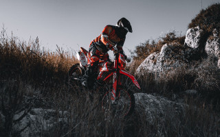 Dirt bike rocky trail forest - dee whitcomb free wallpaper