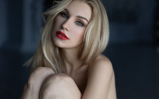 Red lipstick blonde woman crossed - straight free wallpaper