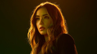 Eve ryder woman long hair - a black shirt free wallpaper for desktop