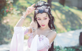 Woman white dress cosplay chenchi - a finger free wallpaper