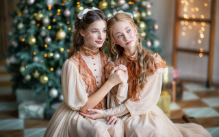 Christmas girls dresses ornaments bokeh - two girl free wallpaper