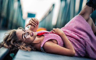 Woman lying red tie blonde - a red tie free wallpaper