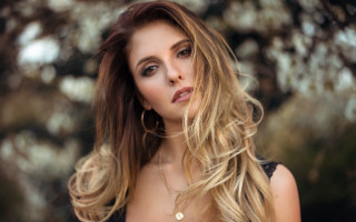 Aramenta blonde longhair necklace profile - profile picture free wallpaper