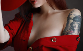 Woman red hat red dress - her arm and shoulder free wallpaper