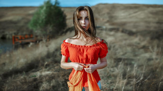 Elina karimova red top field - a red top free wallpaper