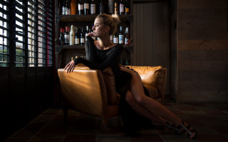 Woman sitting wine bottle fashion - a bottle of wine free wallpaper