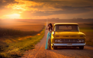 Woman dress yellow truck sunset - a yellow truck free wallpaper