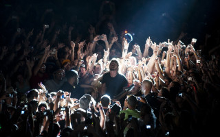 Crowd man stage hands obscured - expressionism free wallpaper