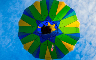 Colorful hot air balloon blue 14 - a colorful hot air balloon free wallpaper