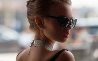 Anna hotchkis sunglasses necklace blurry - anna hotchkis free wallpaper
