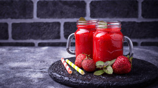 Strawberry smoothie jars black plate - a black plate free wallpaper