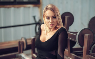 Factory portrait blonde blue eyes - anna hotchkis free wallpaper