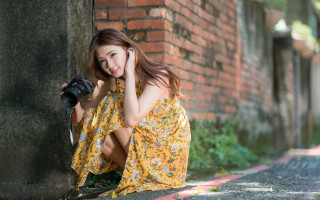 Woman yellow dress camera brick - canon eos r 3 free wallpaper