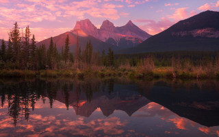 Mountain reflection sunset pink sky 3 - a pink sky free wallpaper for desktop