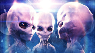 Alien heads blue background light - free sci-fi wallpaper