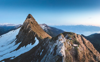 Mountain snow peak hut surrounded - ada hill walker free wallpaper