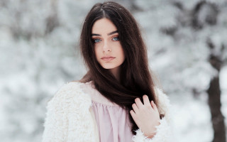 Eszter mattioni winter snow fur - a white coat free wallpaper