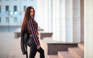 Woman blackjacket purse fashion shoot - a sidewalk next free wallpaper