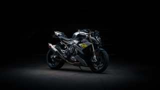 Motorcycle dark room photorealism 3d - path free wallpaper