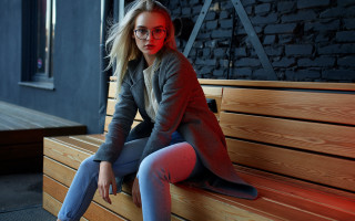 Woman glasses coat redlight brickwall - artur tarnowski free wallpaper