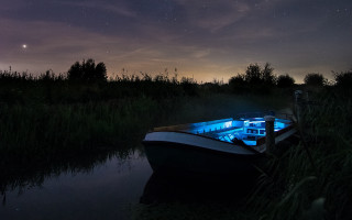 Boat night fullmoon bluelight aurora - a full moon in the sky free wallpaper