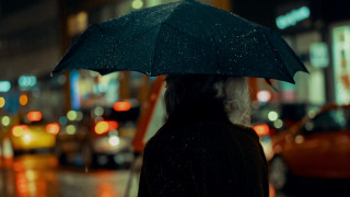 Night street umbrella rain christmas - car and buildings free wallpaper